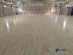 高品質(zhì)籃球木地板多少錢(qián)